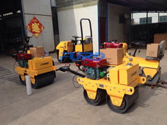 福瑞得壓路機(jī)座駕壓路機(jī)、手扶壓路機(jī)準(zhǔn)備發(fā)貨