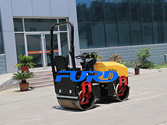 抓住特色打通渠道，全液壓小型壓路機(jī)廠家順利發(fā)展